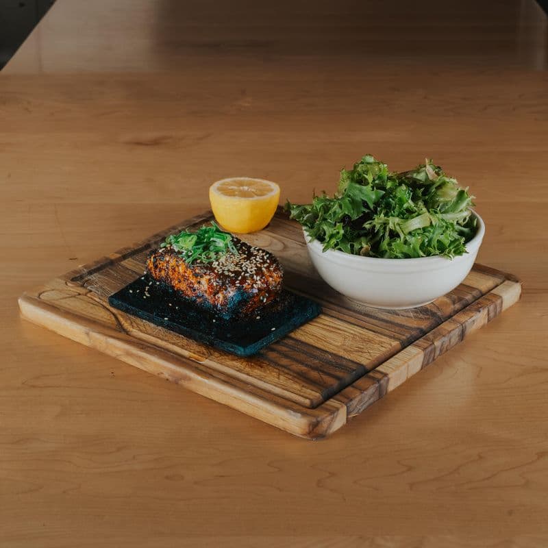 Saumon sur Planche de Cèdre / Cedar Plank Salmon