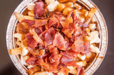 Poutine au bacon (grand) / Bacon Poutine (Large)
