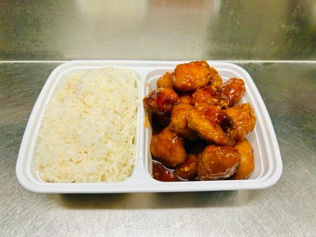 /General Tao Chicken with rice / Poulet Général Tao avez riz