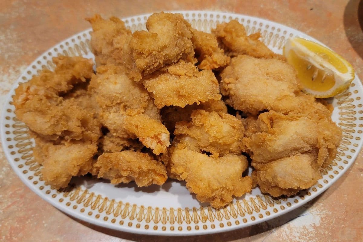 64. Dry Breaded Shrimp with Lemon Wedge