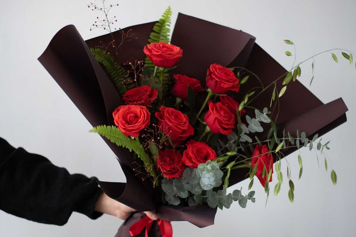 Classic Dozen Roses