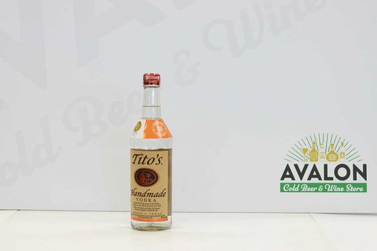 Tito's Handmade Vodka 750ml Bottle (1 x 750ml)