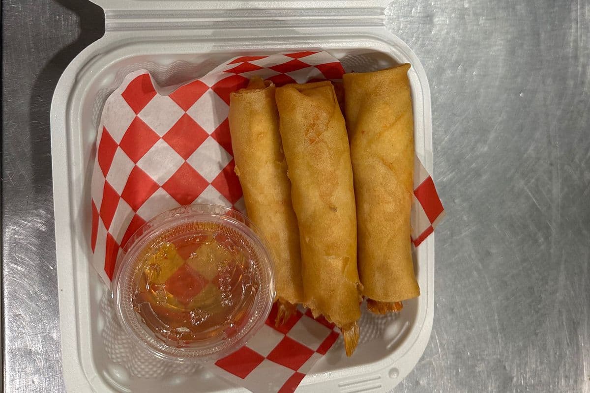 10C. Shrimp Spring Rolls (4 Rolls)