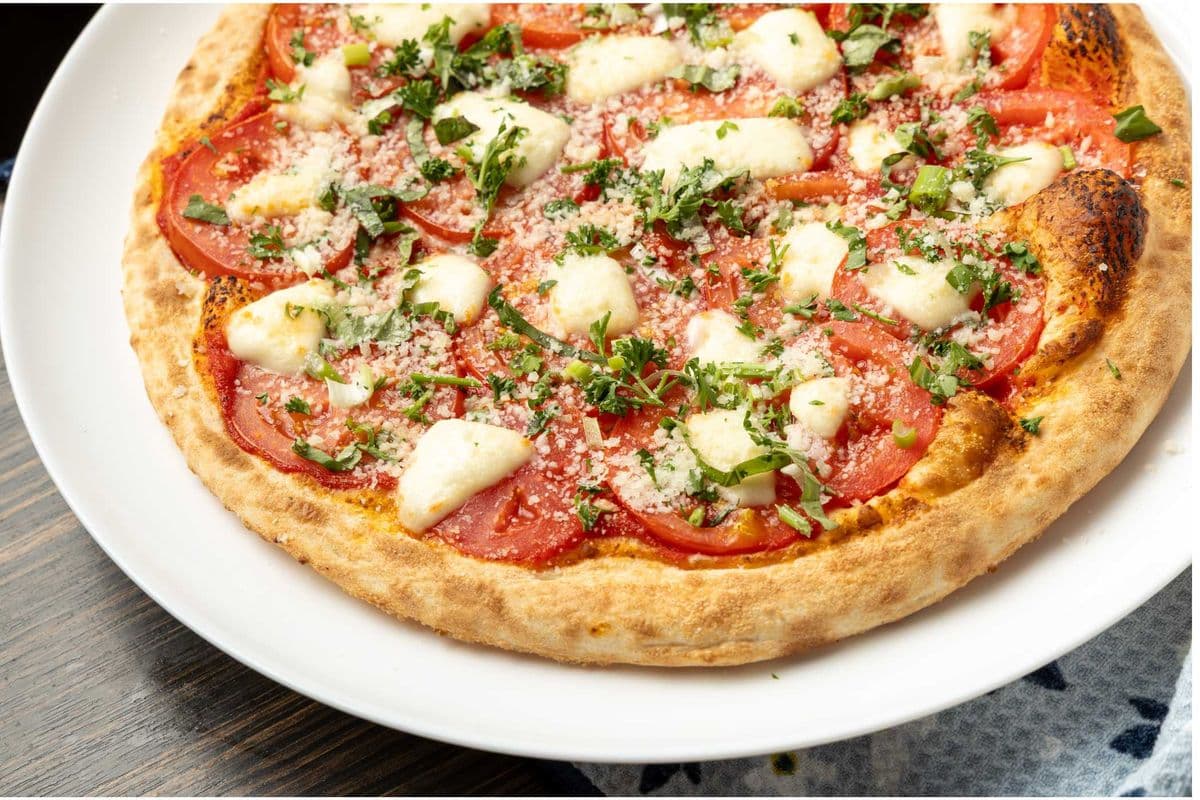 12" moyenne pizza margherita / 12" Medium Margherita Pizza