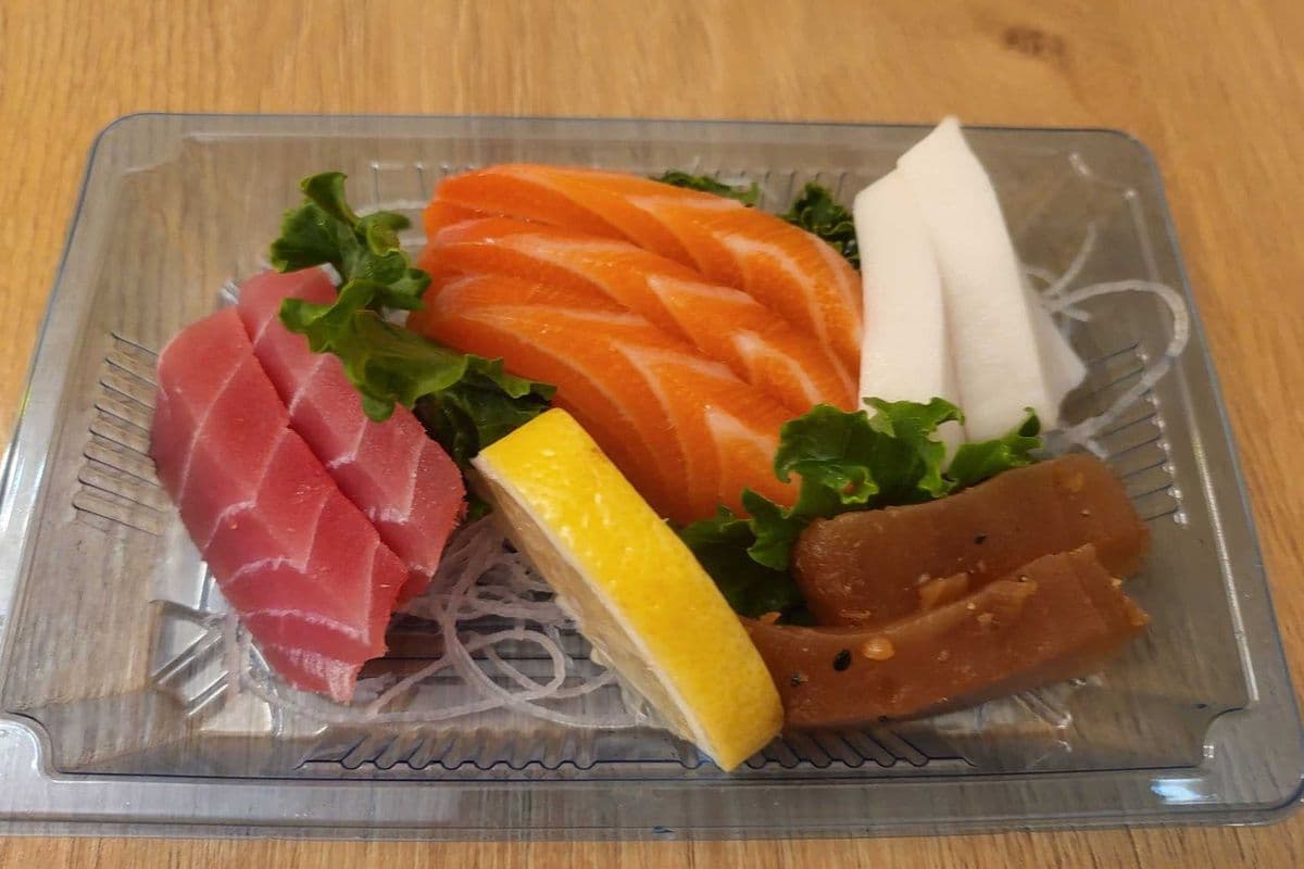 Assorted Sashimi App (9 pcs)