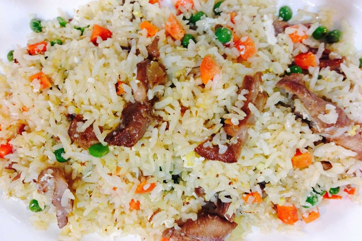 E7. Fried rice with chicken or pork