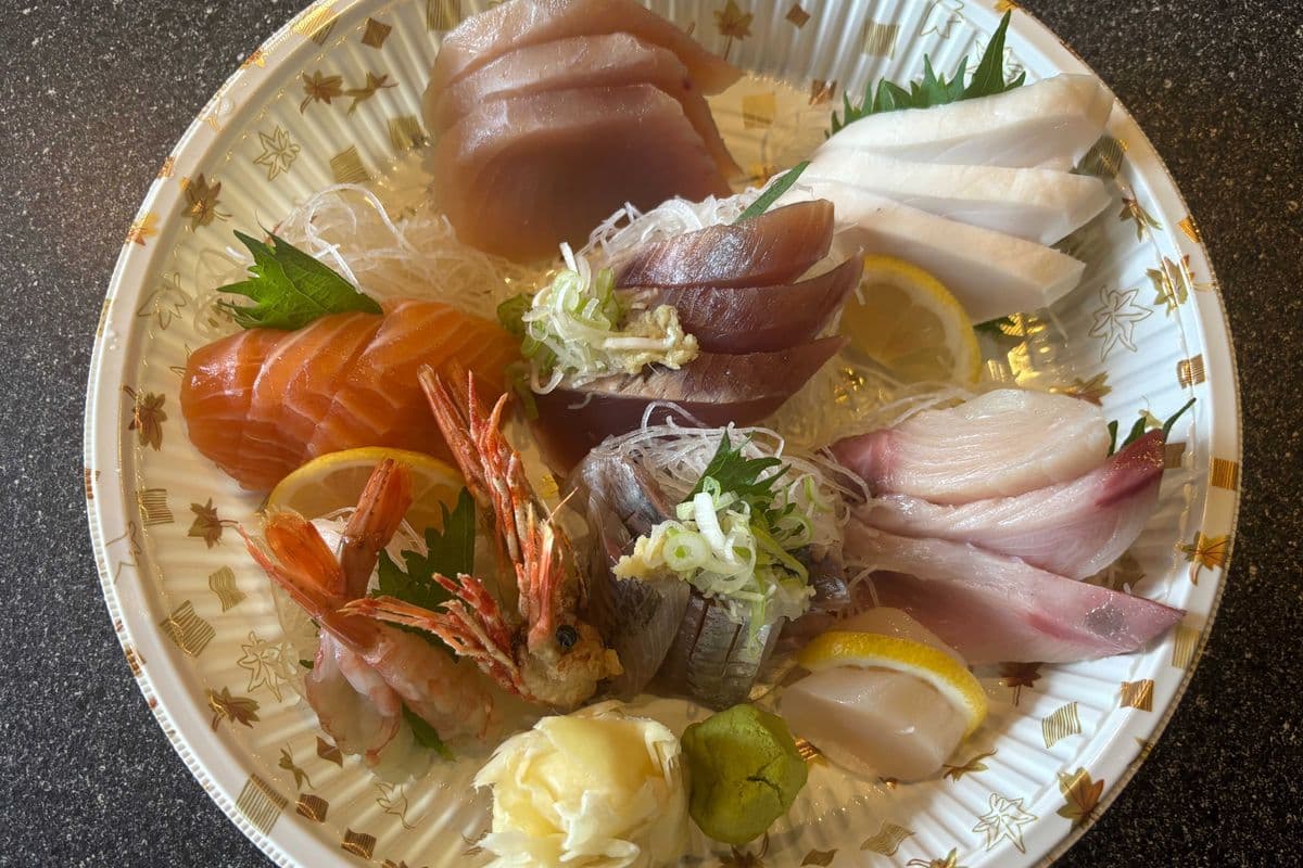 Deluxe Sashimi Moriawase (21 pcs)