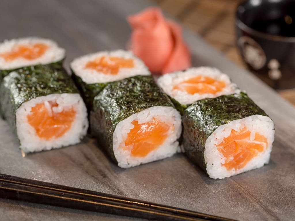Salmon Roll(8pcs)