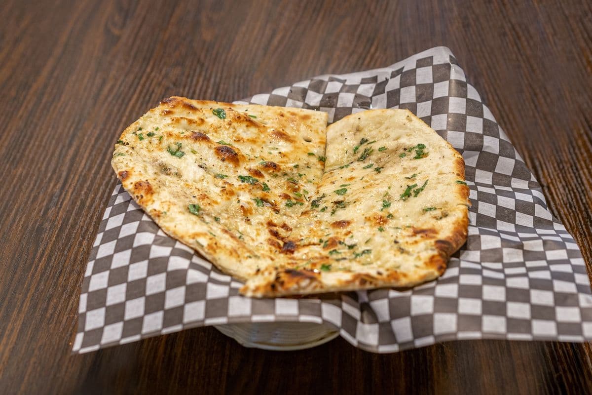 Amritsari Garlic Naan