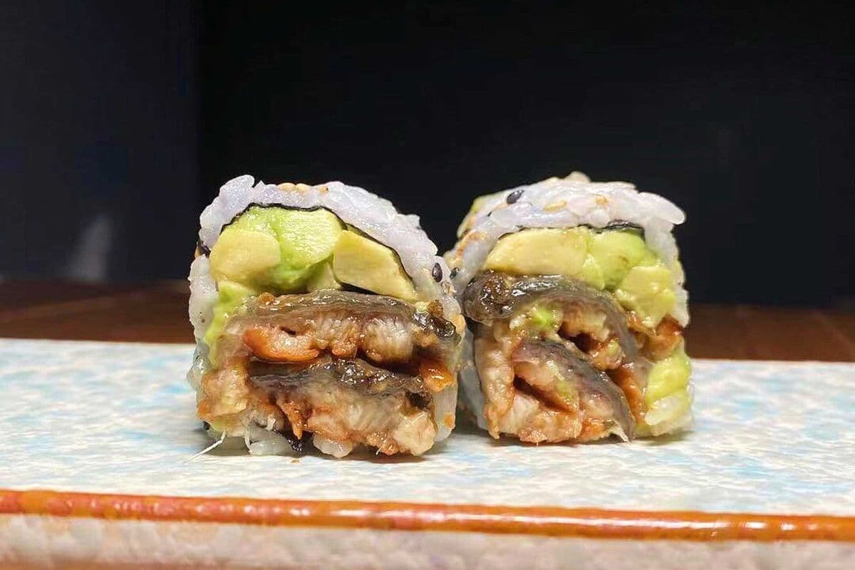 Eel Avocado Roll (6 pcs)