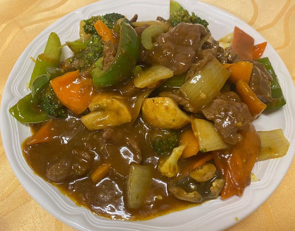 Sliced Beef with Curry Sauce