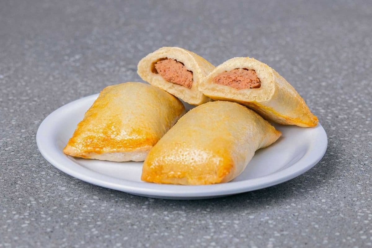 Beef Sausage Rolls (1 pc.)