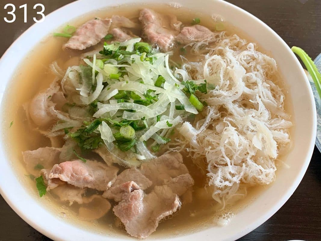 313. Pho Tai Nam Sach