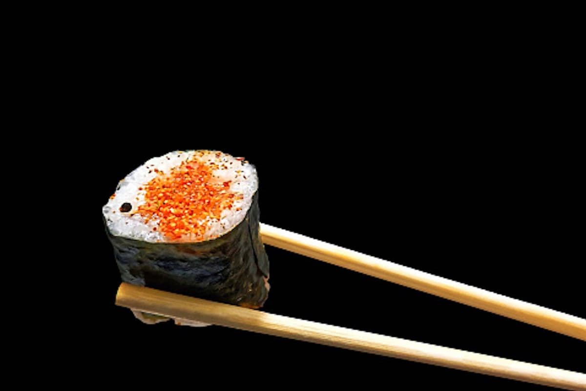 Spicy Salmon Maki (6 pcs)
