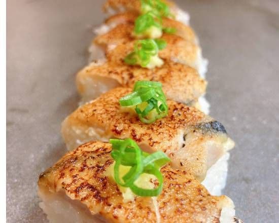 Aburioshi Mackerel (6 pcs) / 鲭鱼炙壽司  (6 pcs)