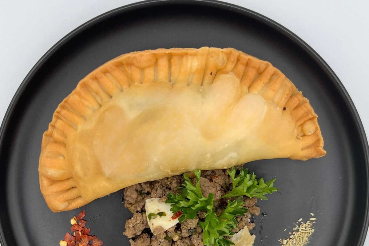 Brazilian Beef Empanada - Pastel Brasileiro Carne