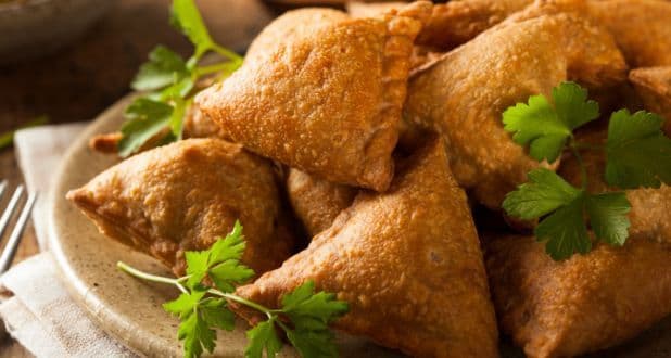 25. Samosa (3 pcs)