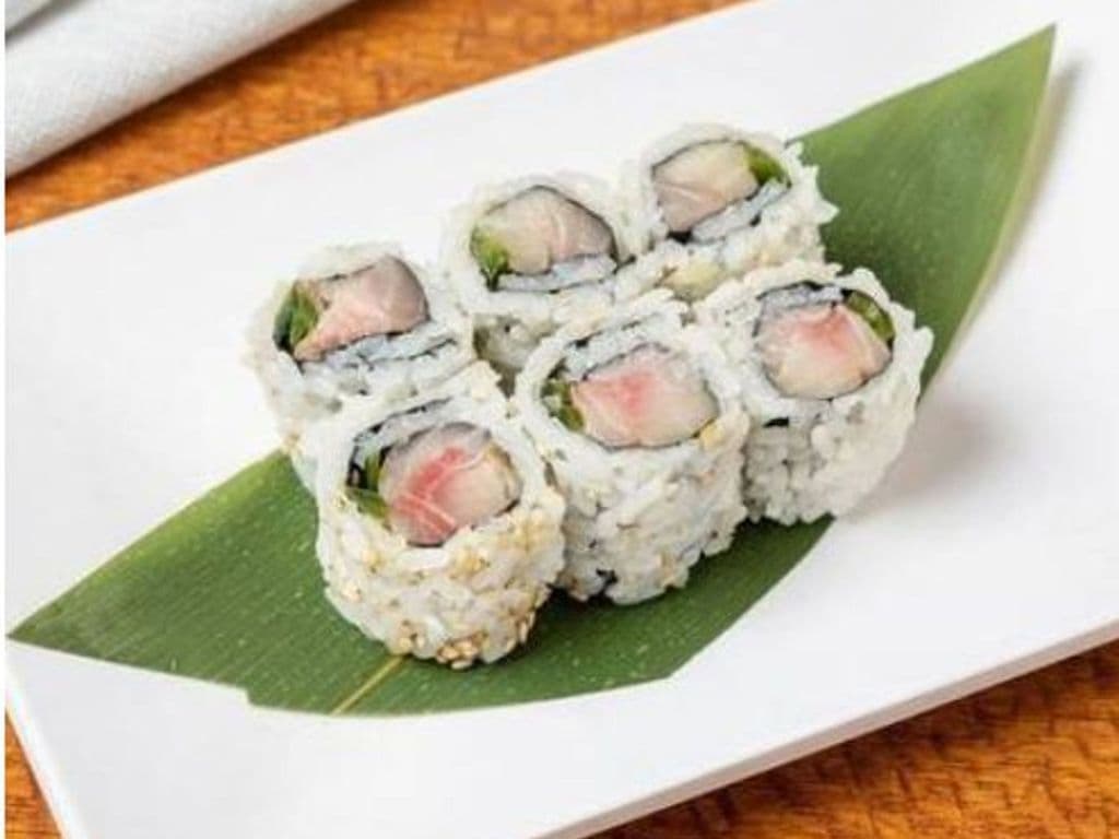 YellowTail Jalapeño Roll ( 6 Pieces)