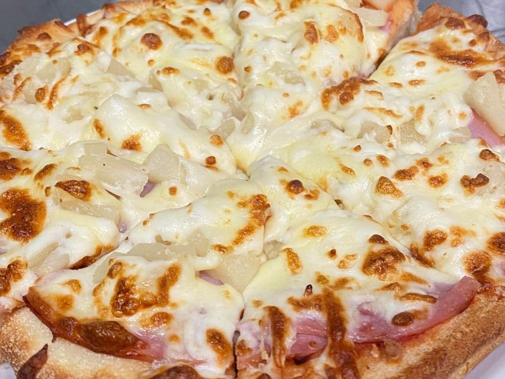 Small Ham Pineapple Pizza 