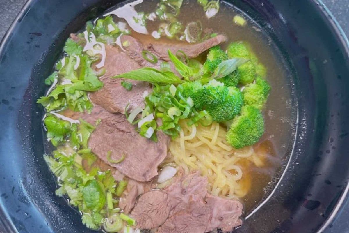 S7. Beef Noodle Soup 清汤牛肉面