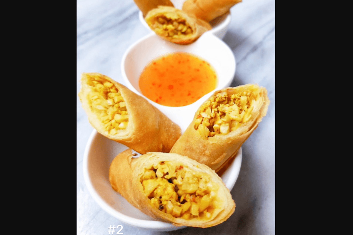 2. Chicken Spicy Curry Spring Rolls (4 pcs)