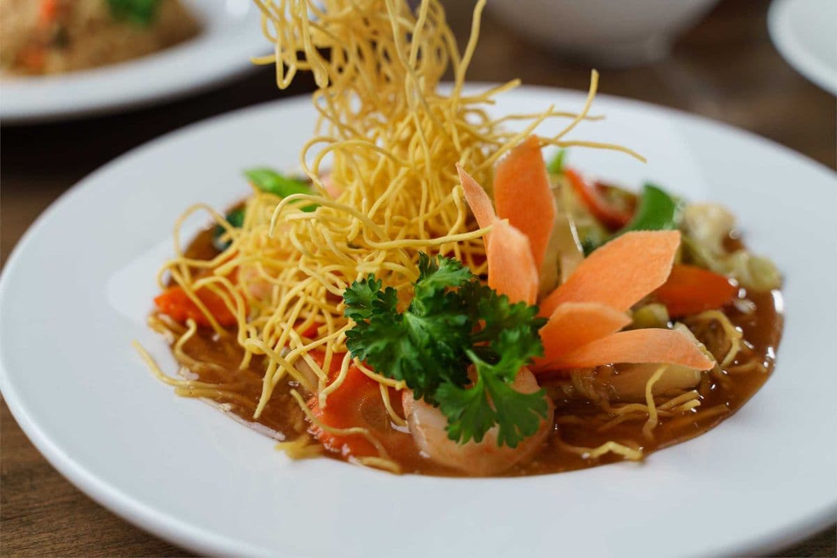 Crispy Noodles in Gravy (Laad Nah)