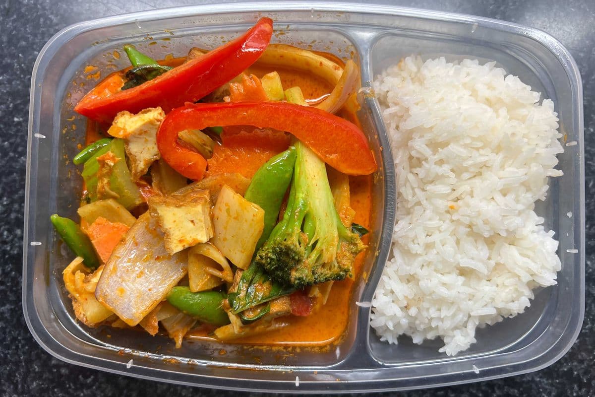 Gaeng Pak (A.K.A Thai Red Curry w/ Veggies) [REFRIGERATED, COLD]