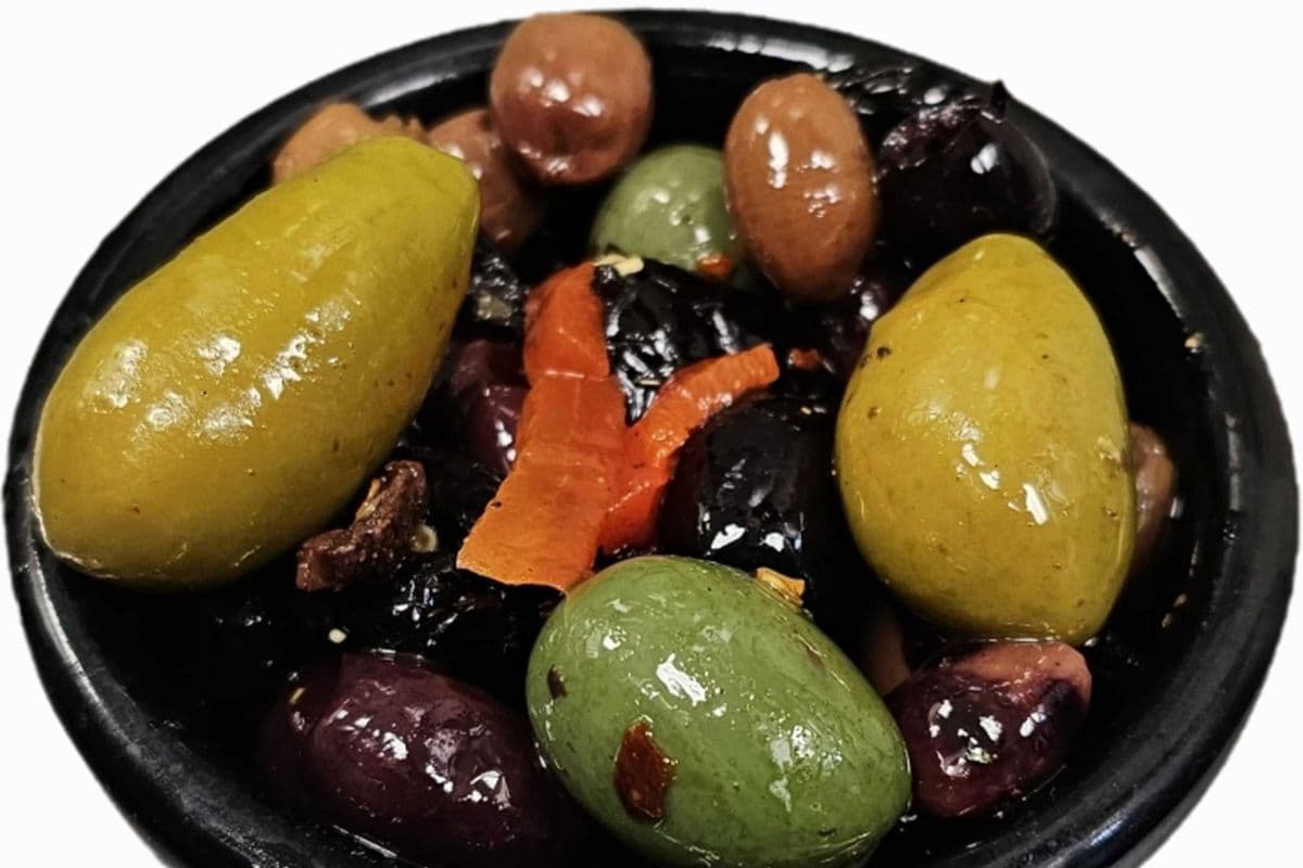 SPICY MIXED MARINATED OLIVES