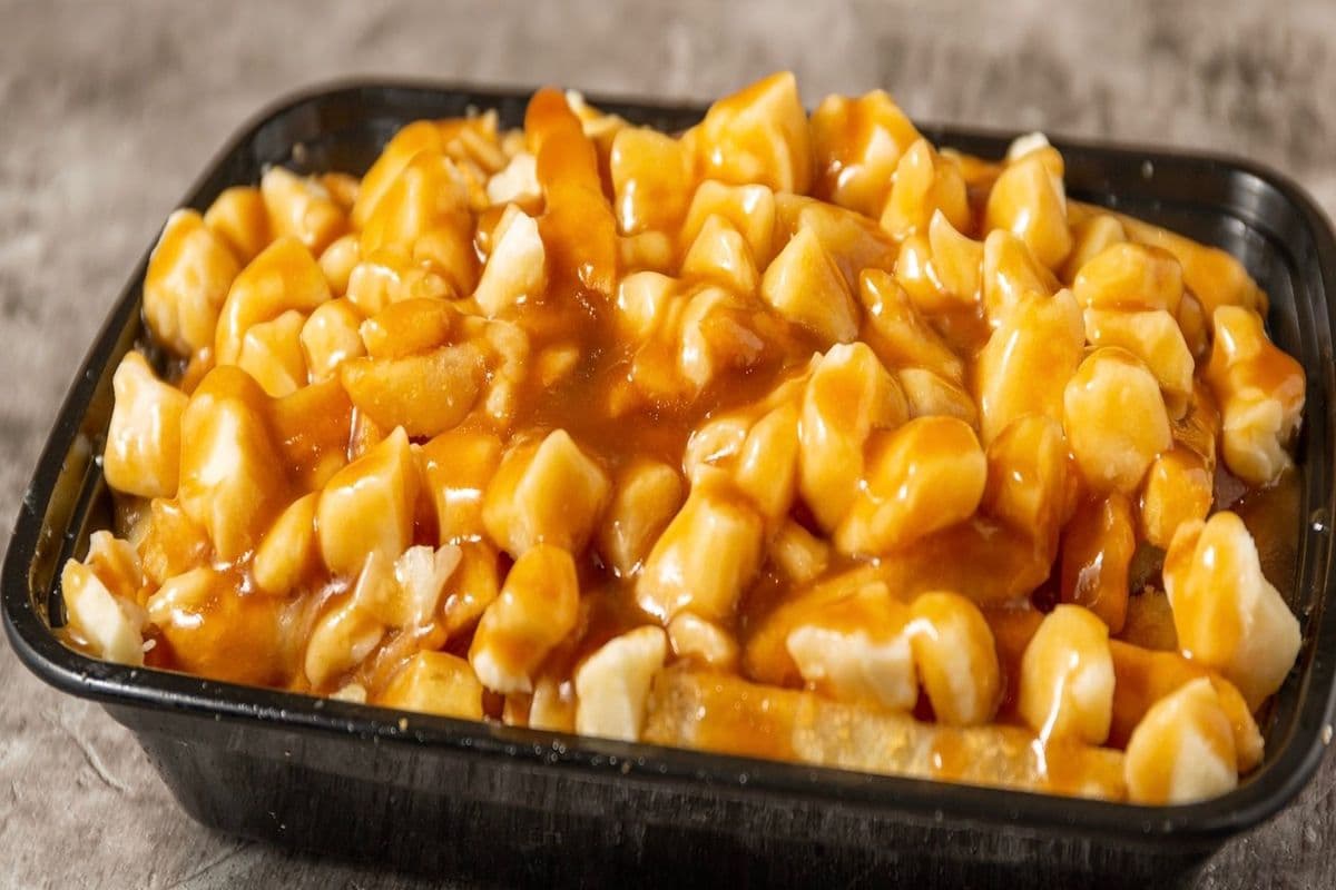 Classic Large Poutine