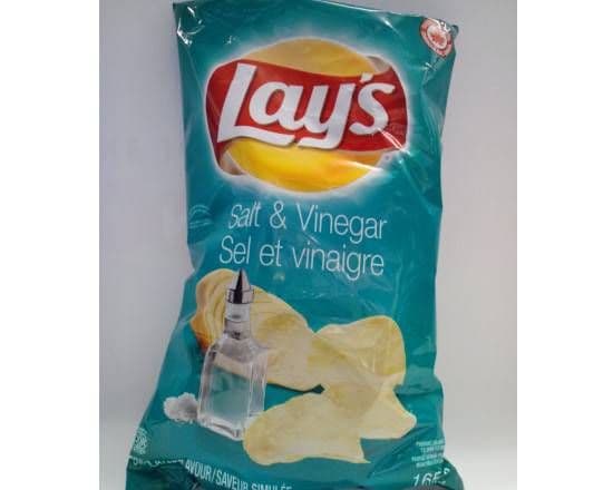 Lay’s Salt and Vinegar (235 g)