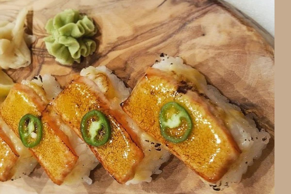 Salmon Oshi