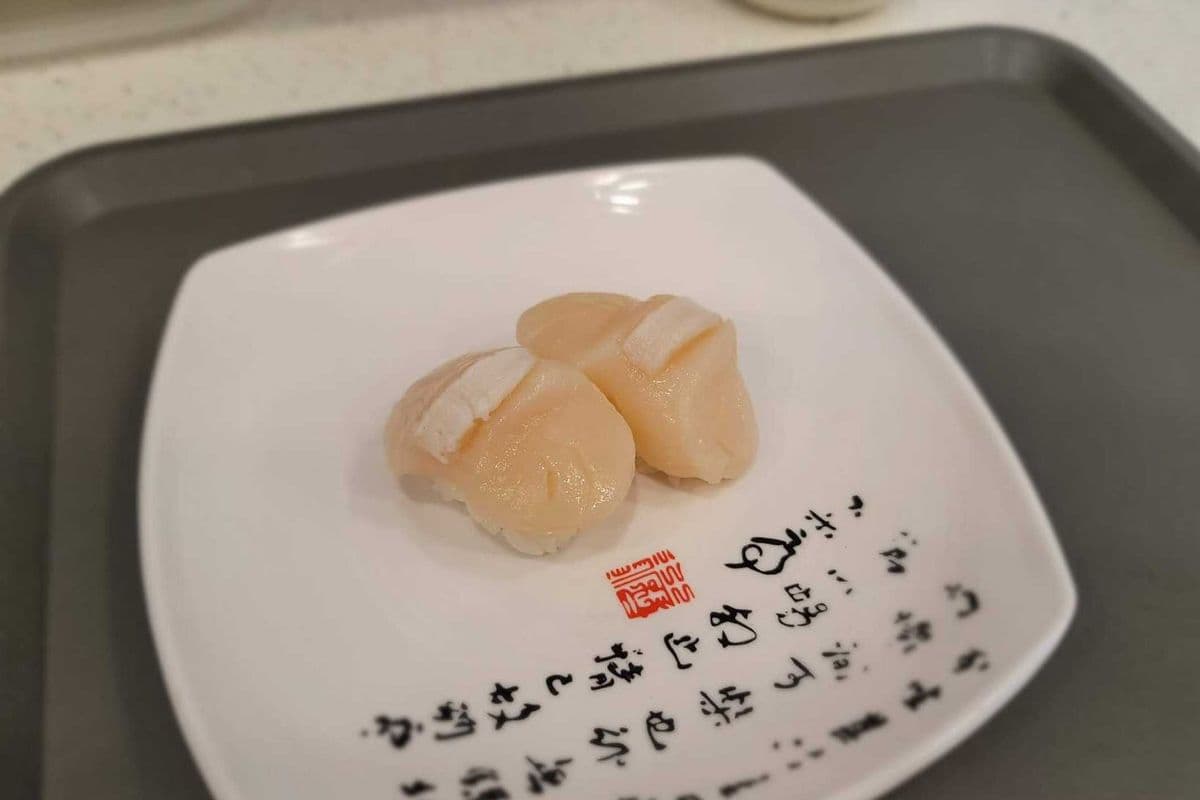 Scallop (Hotategai) Nigiri