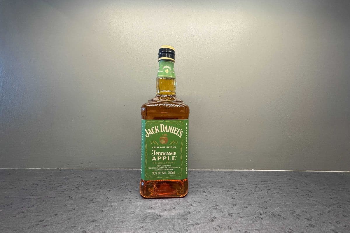 JACK DANIELS APPLE 750ML BTL (1 x 750 ML)