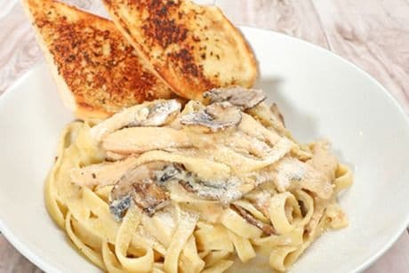 Fettuccine Alfredo