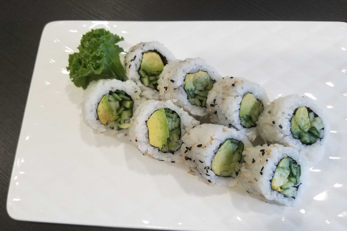 Avo&Cucumber roll (8pcs)