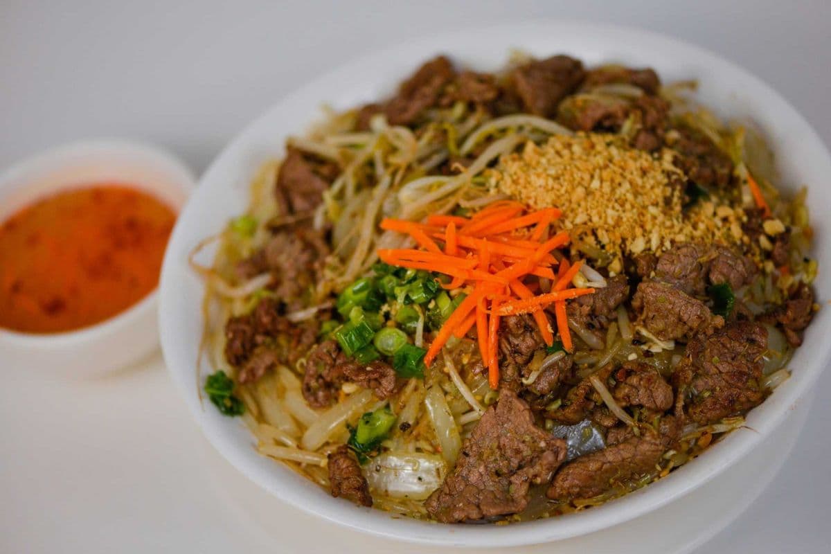 46. Vermicelli with Lemongrass Beef - Bun Bo Xao Xa