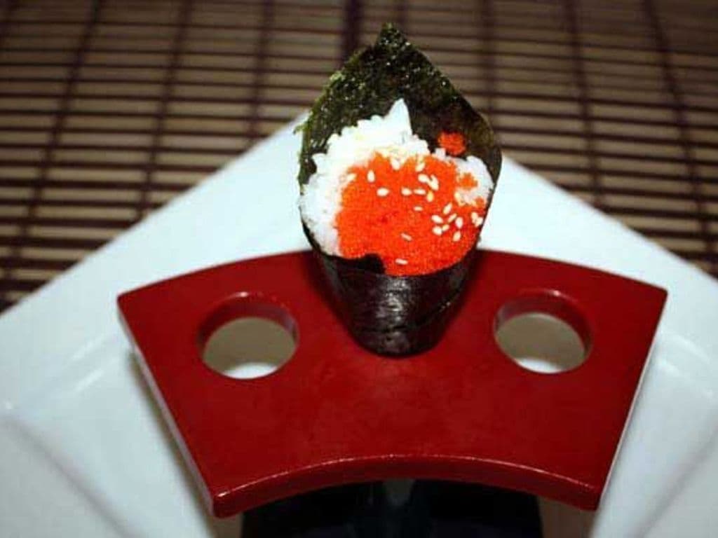 Tobiko Hand Roll (1pc)