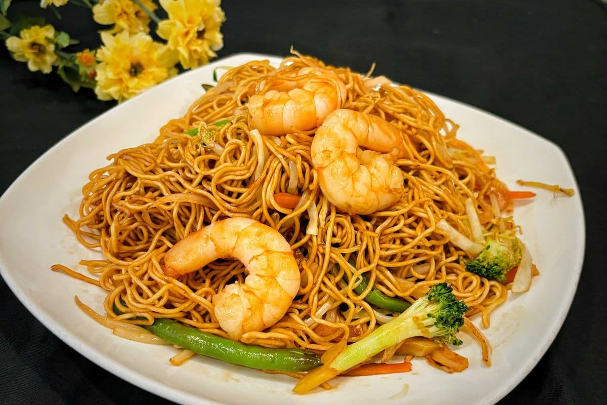 P62. Shrimp Lo-Mein