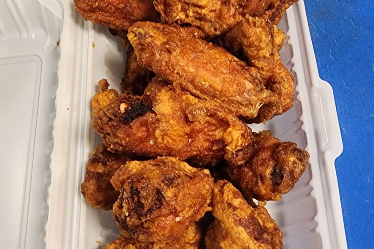 Fried Dry Chicken Wings.