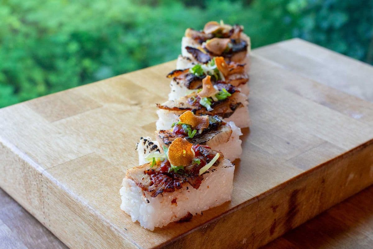 Garlic Unagi Oshi Sushi