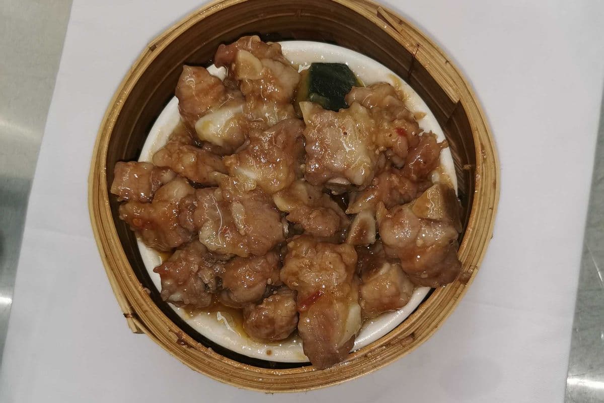 6. Steamed Spareribs with Garlic 金蒜蒸排骨