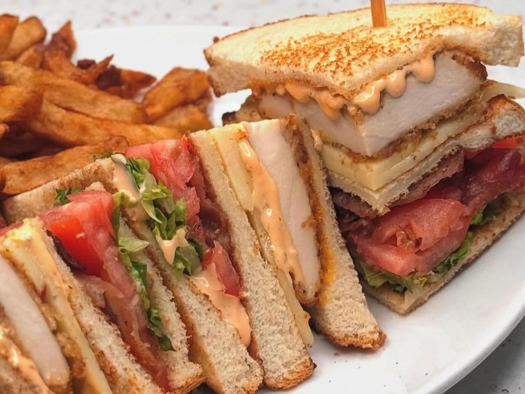 Club au Salade de Poulet Sud-Ouest / Southwest Chicken Club