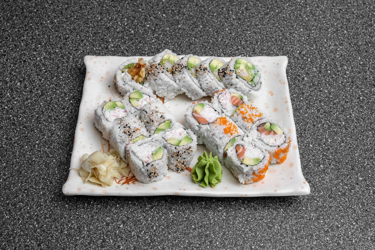 Dynamite Sushi Combo B (17 pcs)