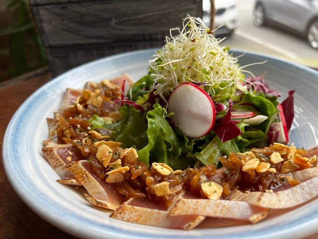 Tuna Tataki Salad