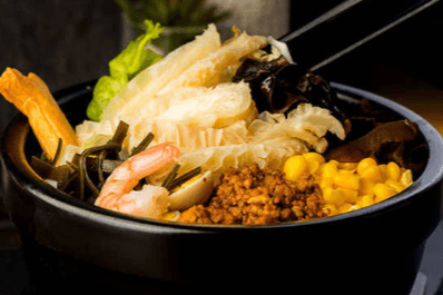 R10. Beef Tripe Rice Noodle Soup 冒菜牛肚米線