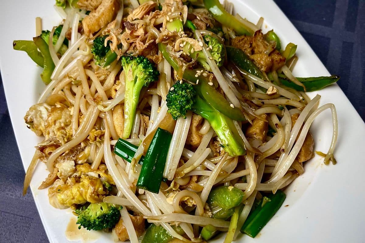 1518. Fried Thick Rice Noodle with Vegetable