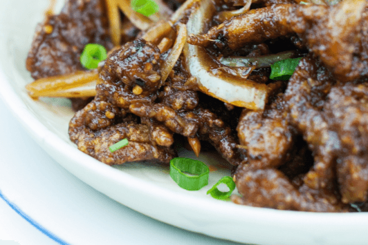 24. Sliced Beef with Ginger and Onion Hot Pot