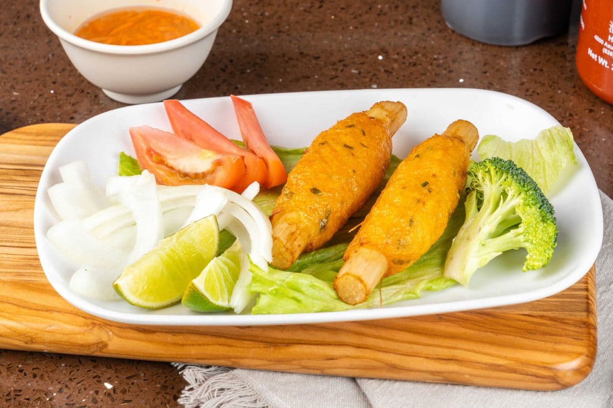 608 - Minced Shrimp on Sugar Cane（蔗虾） - Chao Tom (2 pcs)
