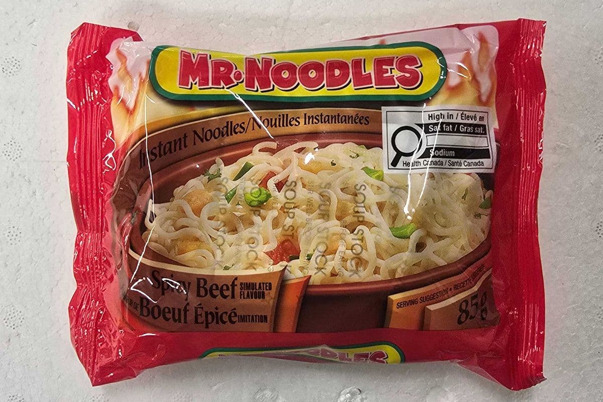 Mr. Noodles Spicy Beef flavour Instant noodle (85g)
