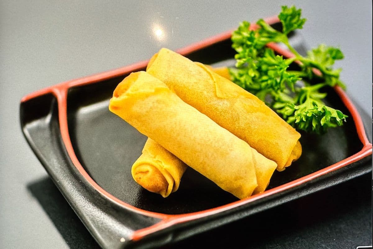 Deep Fried Veggie Spring Rolls (4 pcs)